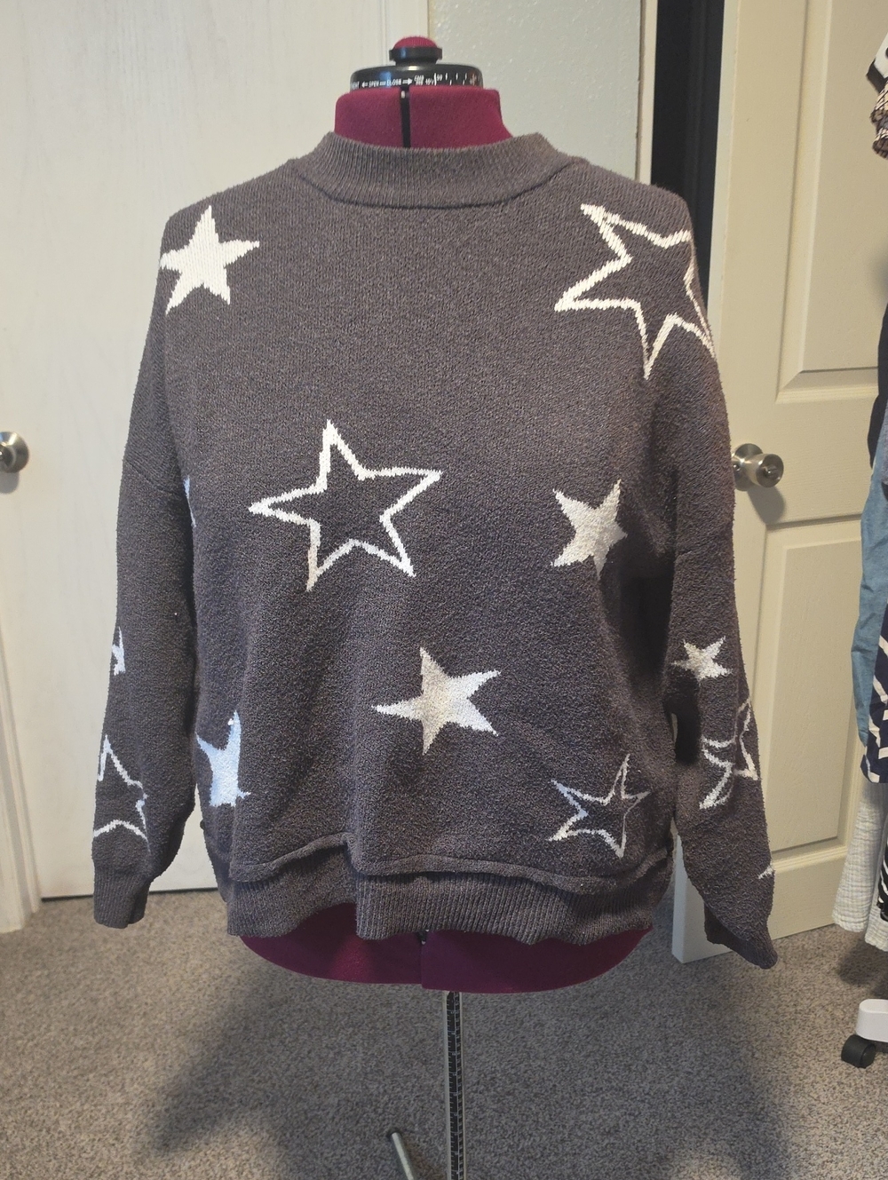 Terra & Sky Gray Crewneck Sweater with White Star Motif 3x